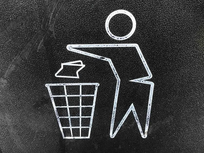 Waste disposal truck