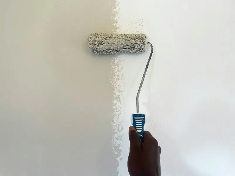 Fixing cracks in a wall